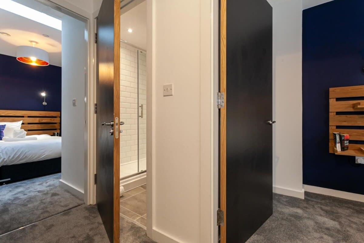 Superb 2 Bed Flat 5Min To Old Trafford Stadium Manchester Eksteriør billede