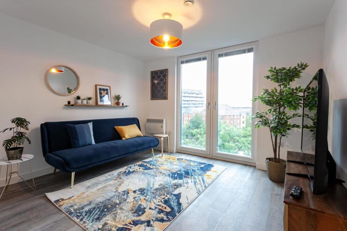 Superb 2 Bed Flat 5Min To Old Trafford Stadium Manchester Eksteriør billede